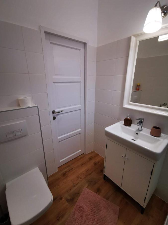 Gold 2 Apartman Шопрон Екстериор снимка
