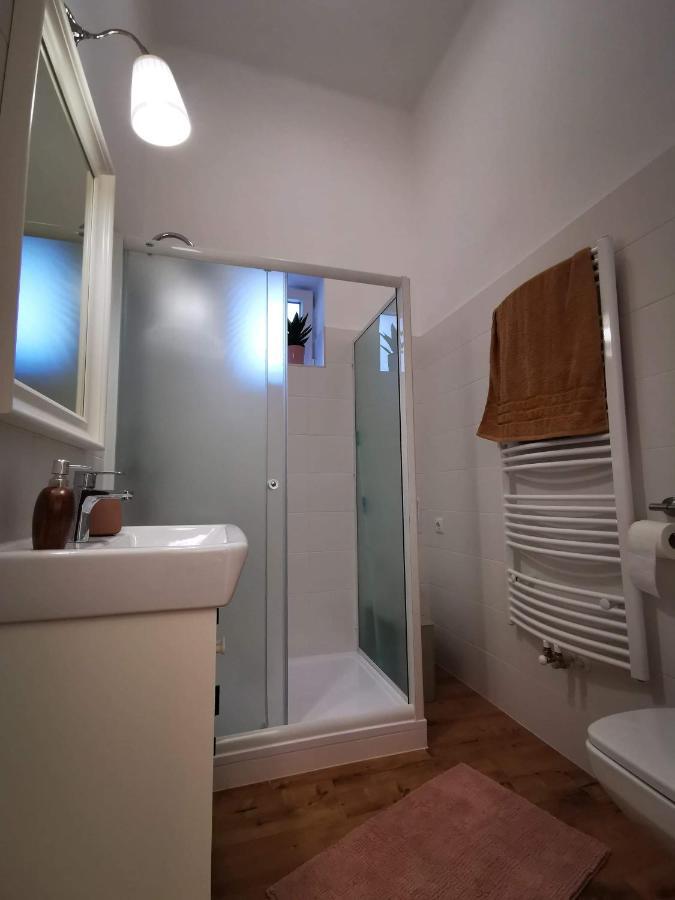 Gold 2 Apartman Шопрон Екстериор снимка